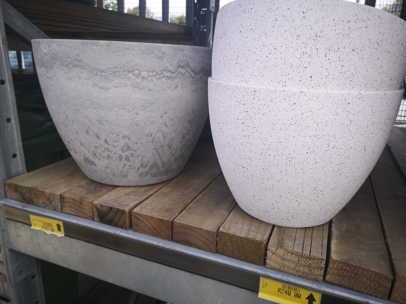 6x hanging pots for wall with loose c...
