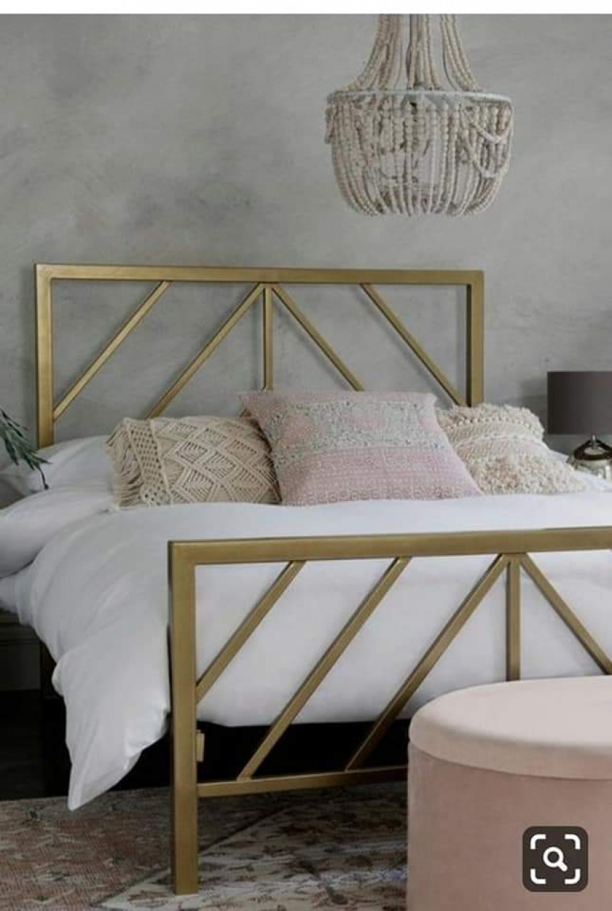 Bed room