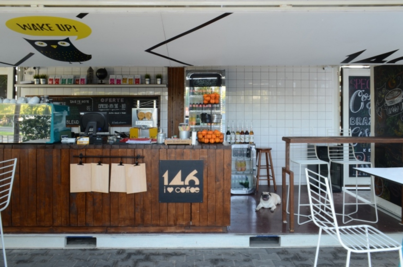 Cafe counter