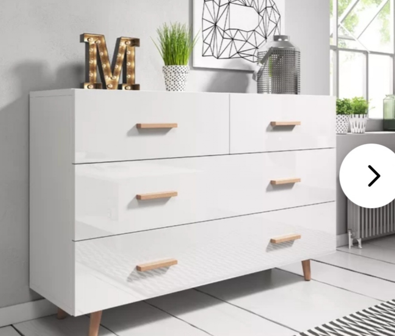 Chest of drawers 