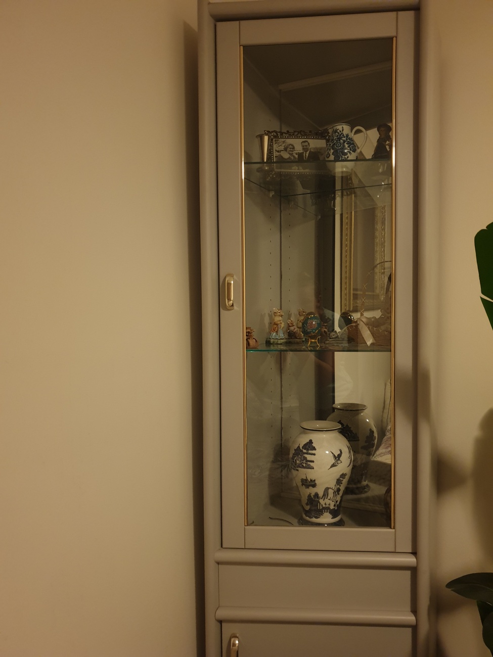 Display cabinet 
