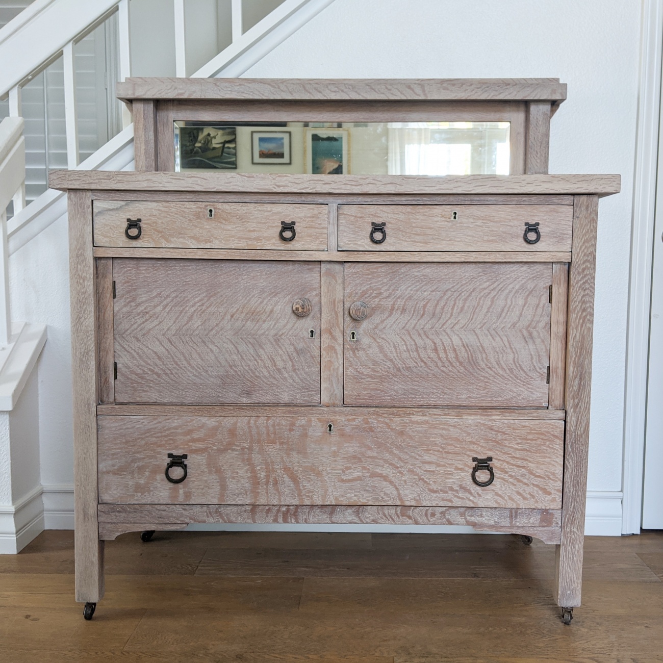 Dresser
