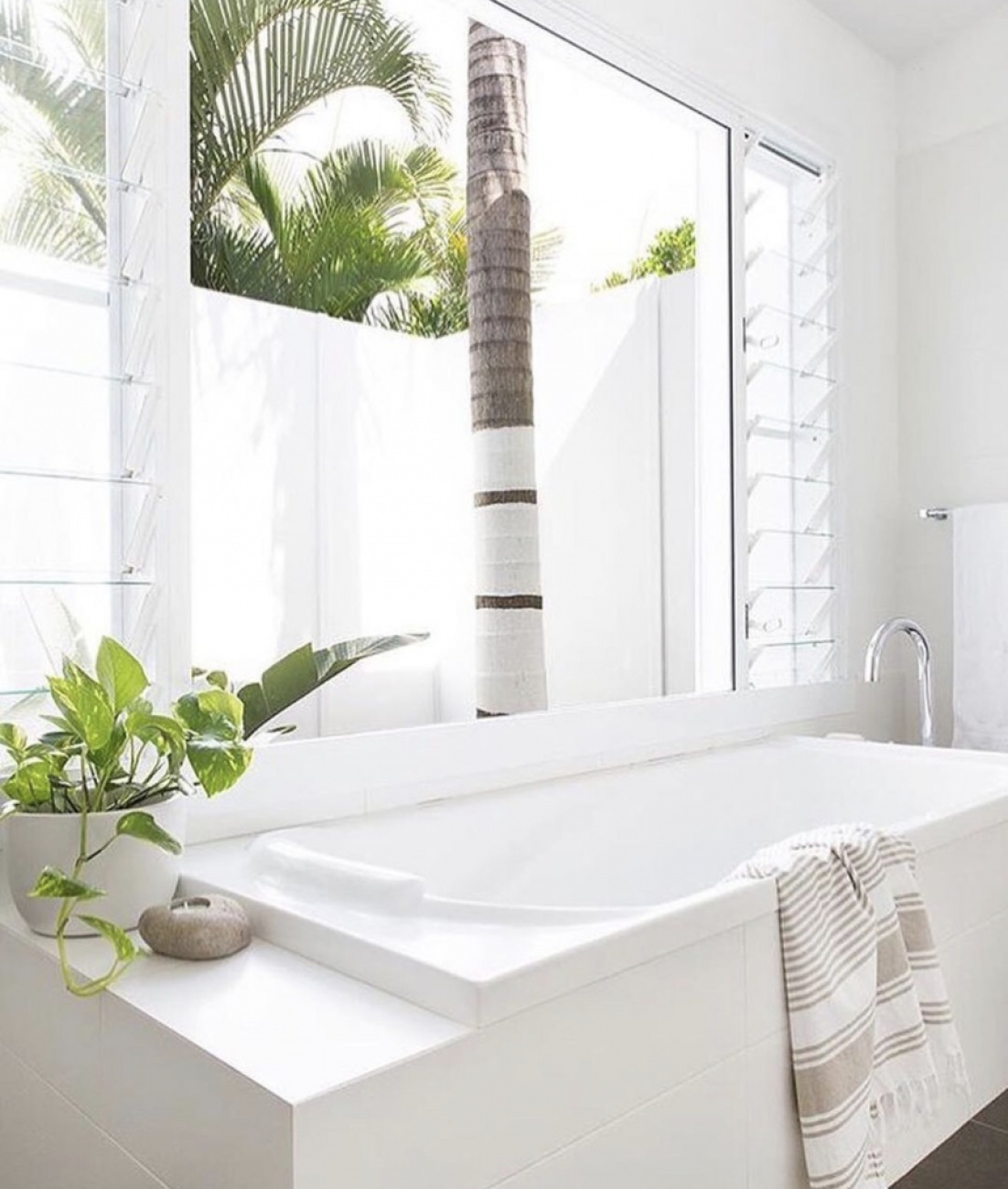 Ensuite window