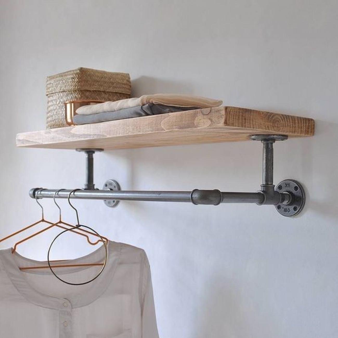 Example of open clothing rail to use ...