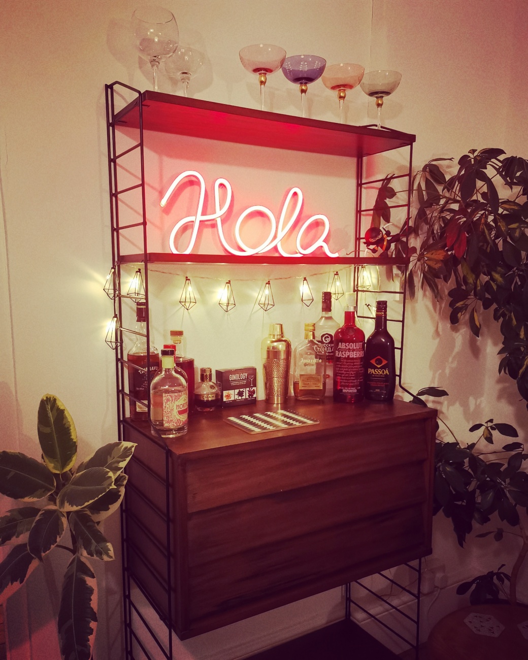 Hola bar