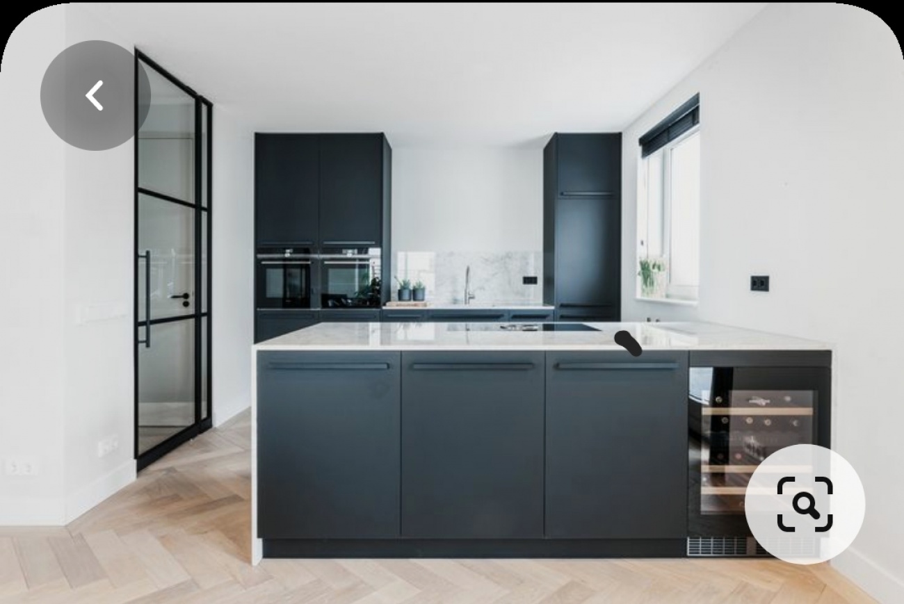 Keuken en vloer en deur