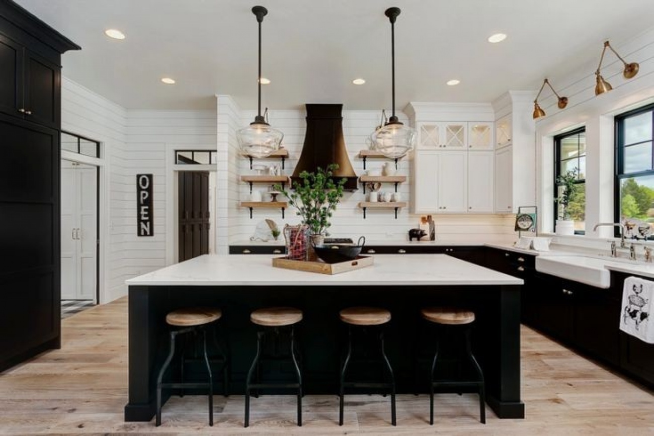 Pulls cabinets