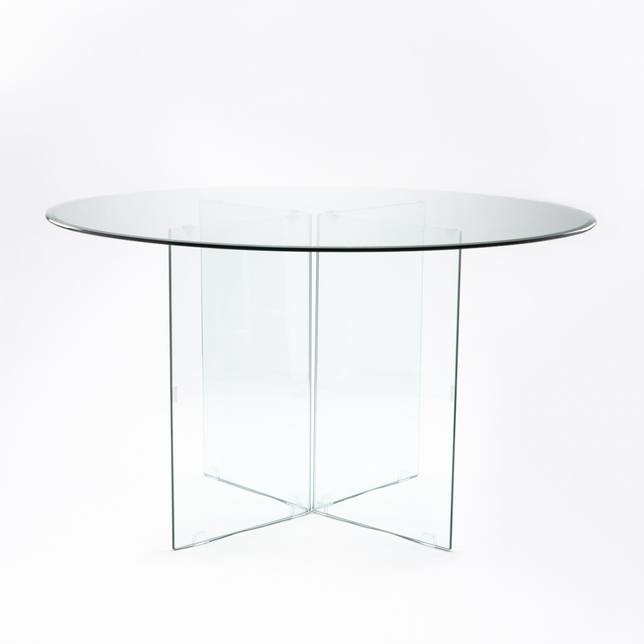Round meeting table