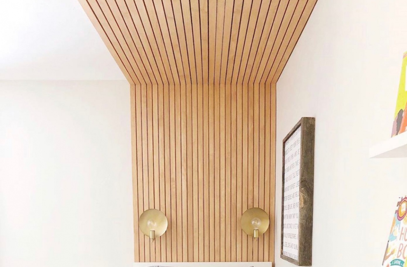 Thin slat wall